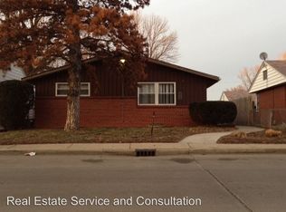 2277 E Laurel St, Springfield, IL 62703