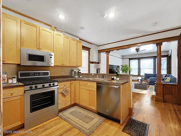 2nd image of 2774 N Kenmore Ave #2