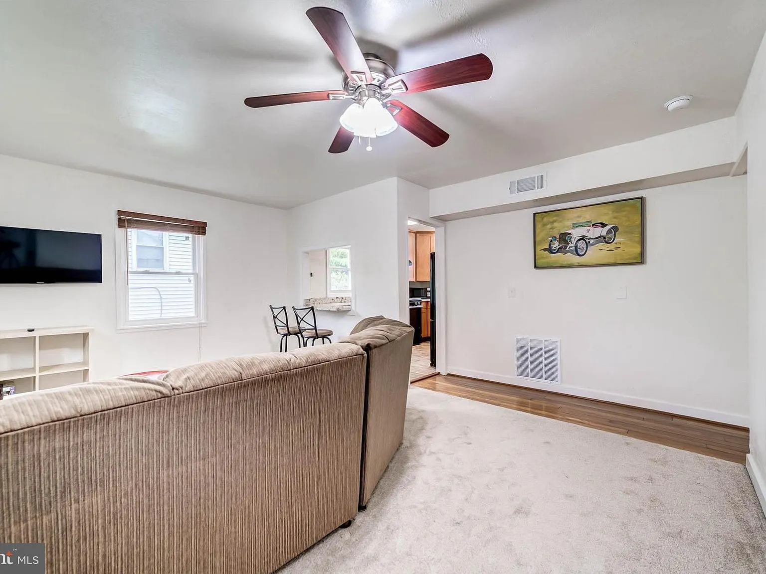4 bed, 1212 sqft, $2,900 — Photo 3