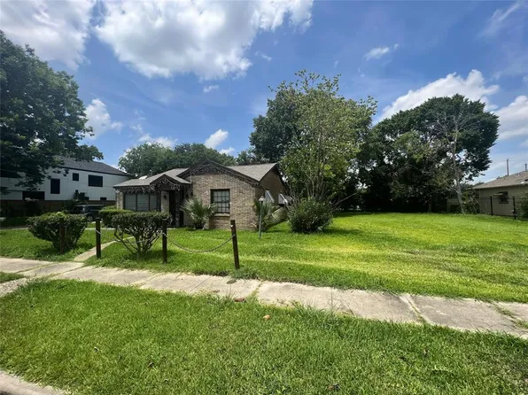 5211 Farmer Street, Houston, TX 77020