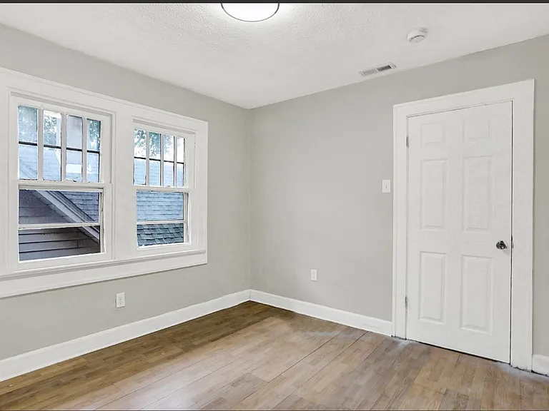 1031 N Dearborn St #B — Photo 15