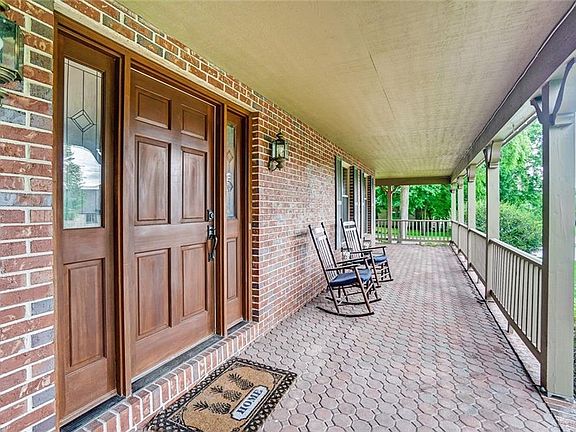 5th image of 280 Saxony Woods Dr