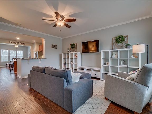 3rd image of 8167 Belton Cir