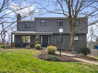 3828 Henley Dr, Pittsburgh, PA 15235