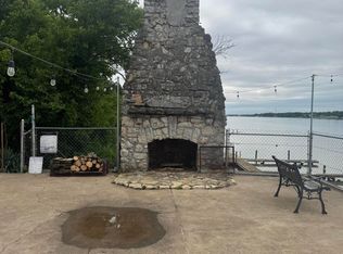 911 W Riverside Dr, Louisville, KY 40207