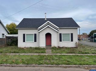 402 NE C St, Willamina, OR 97396
