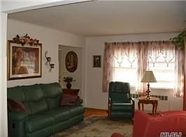 1st image of 15 Park Cir W