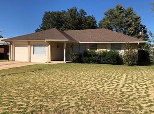 113 SW 14th St, Moore, OK 73160