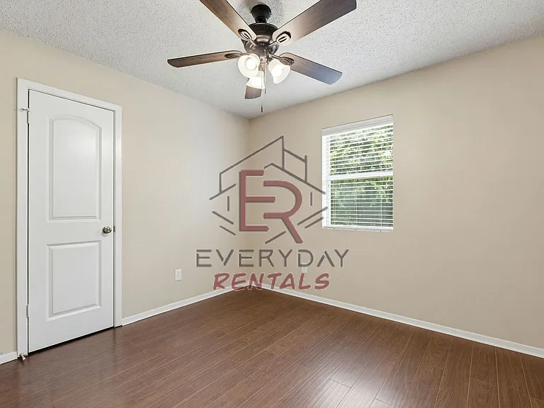 3005 Thoroughbred Dr — Photo 7