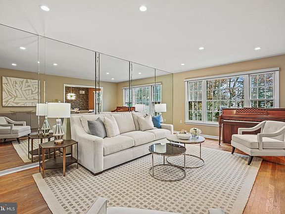 4th image of 8802 Stonehaven Ct