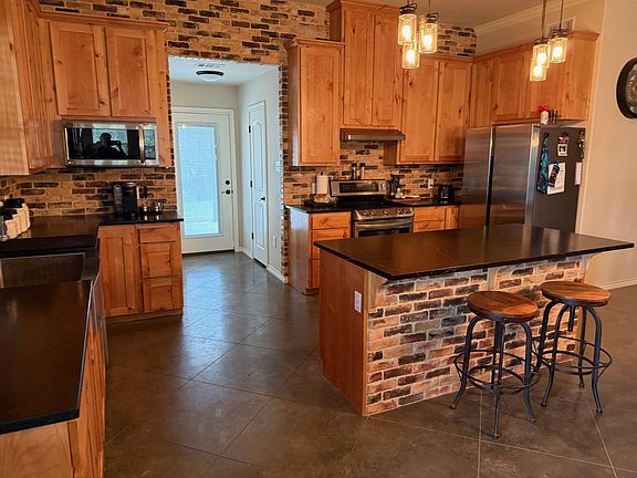 3rd image of 15542 Gholson Rd