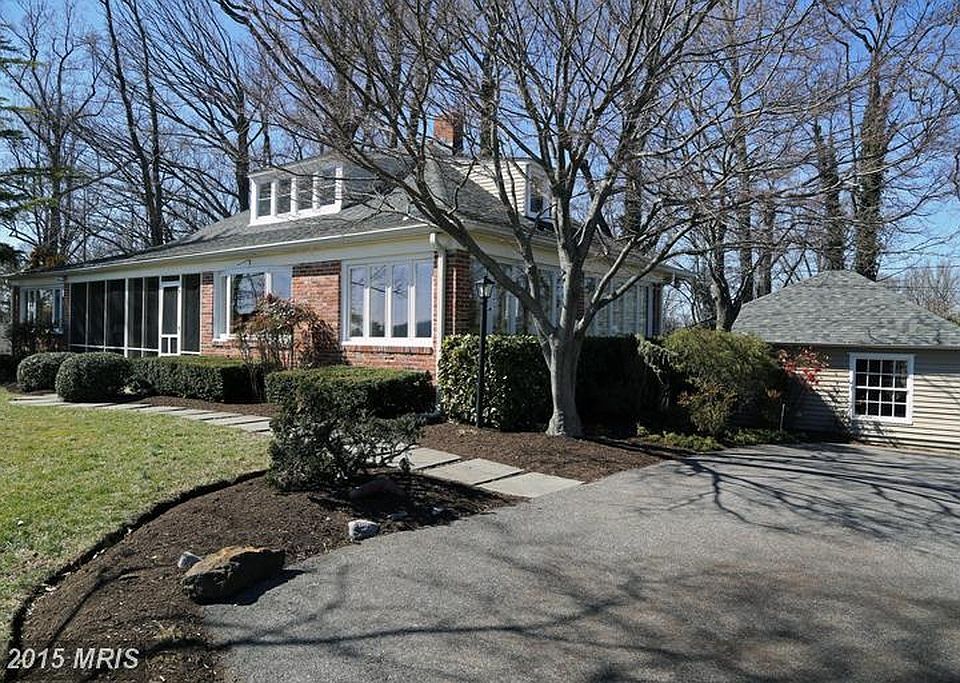 1st image of 216 Winchester Ct
