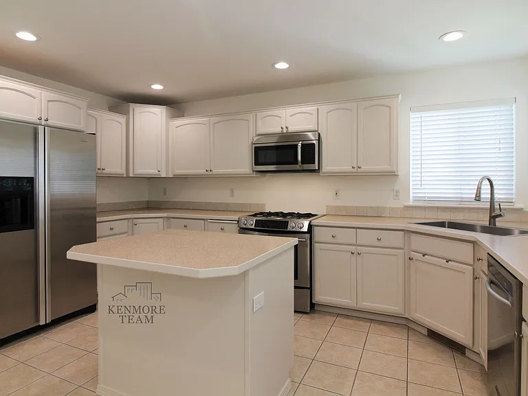 1776 Rowan Ct — Photo 2