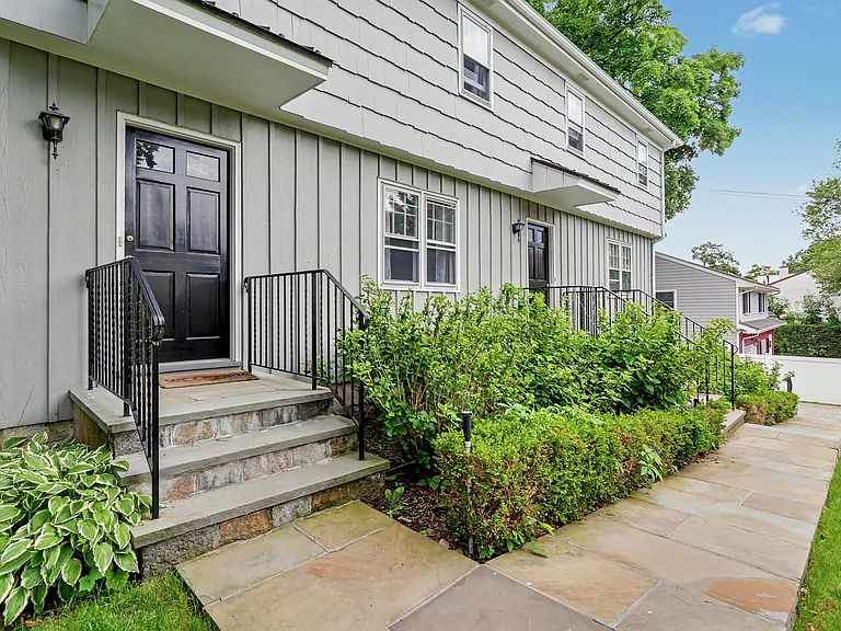 45 Moshier St — Photo 1
