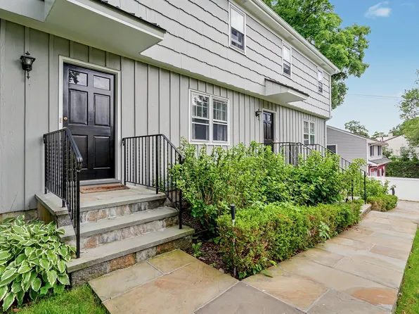 45 Moshier St, Greenwich, CT 06831
