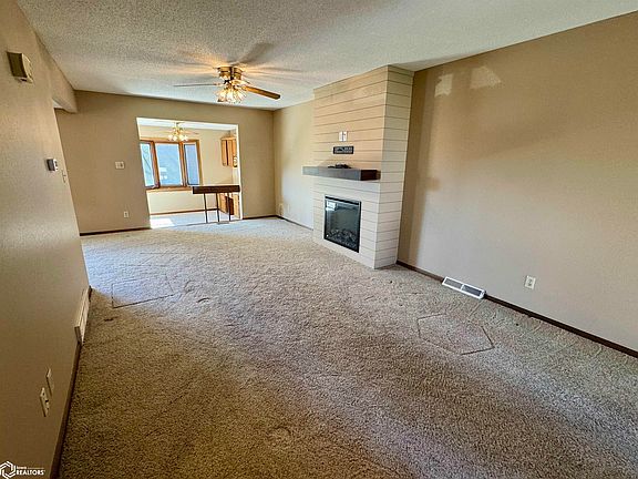 2nd image of 1201 N Clark St #3A