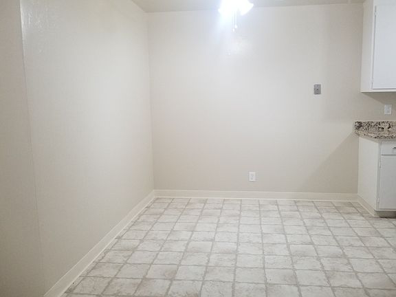 4th image of 620 Masonic Way APT B