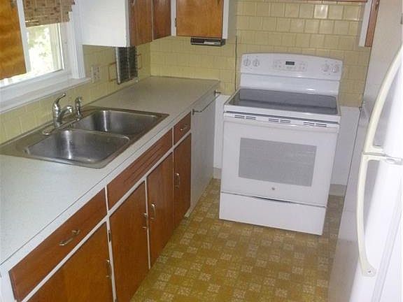 2nd image of 2444 21st St #1