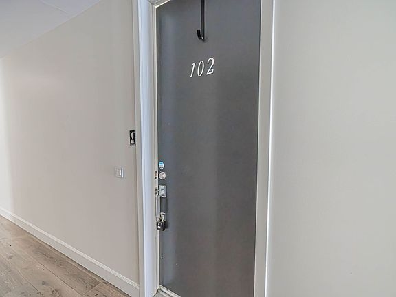 2nd image of 14550 Burbank Blvd #102