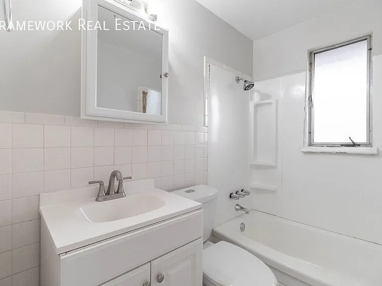 717 Oak St #2 — Photo 10