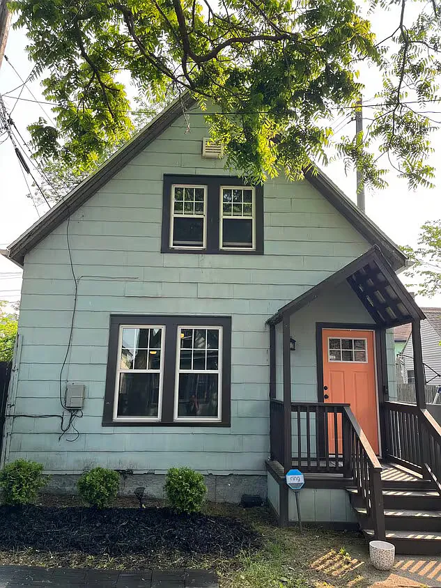 2 bed, 800 sqft, $1,500 — Photo 1