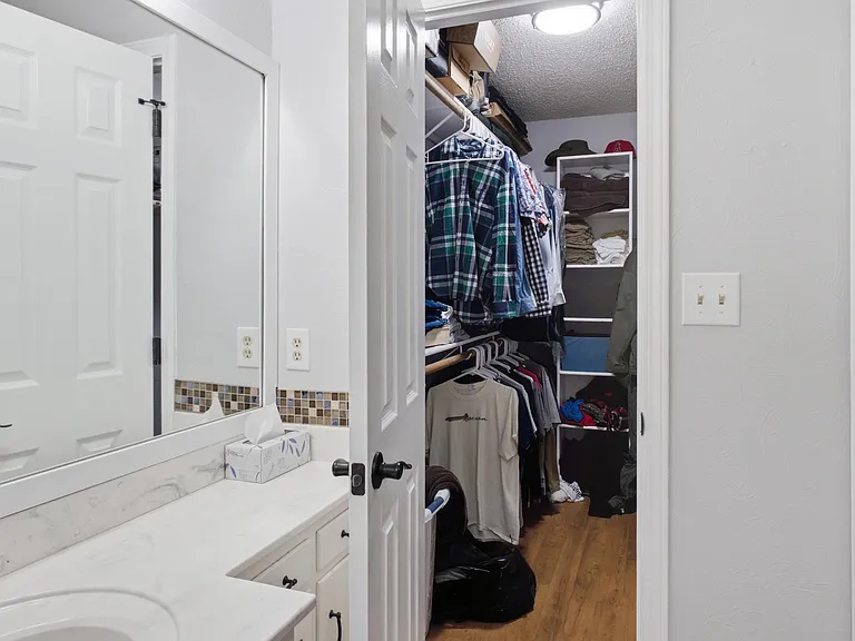 5526 Russell Dr — Photo 19