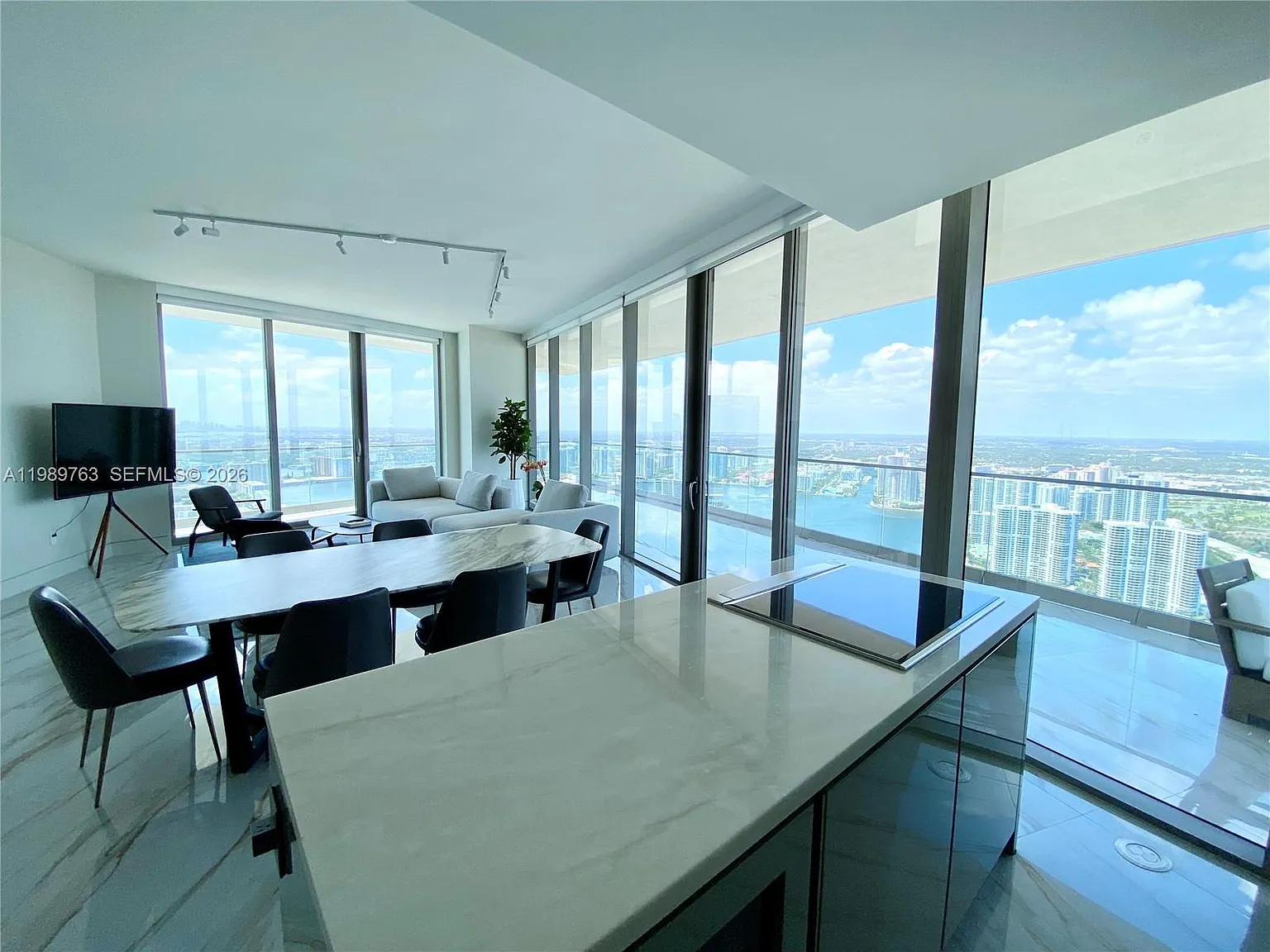 2 bed, 1291 sqft, $12,000 — Photo 4