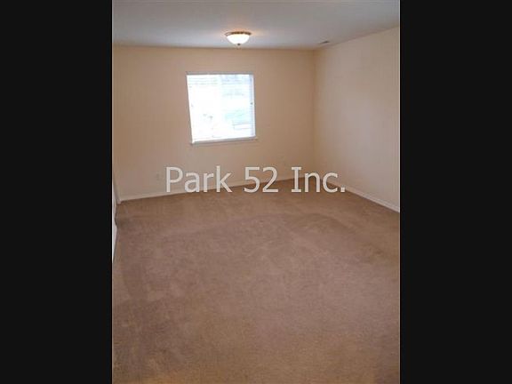 5th image of 2943 38th Ave NE