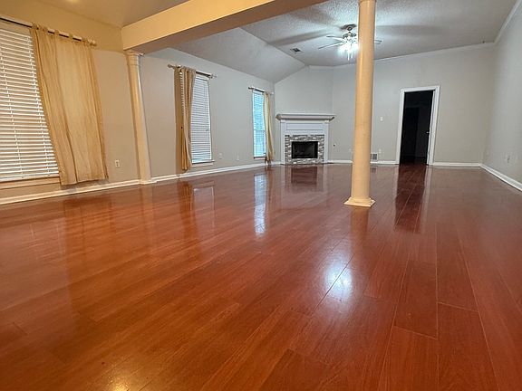 5th image of 9352 Club Walk Ct