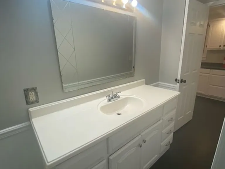 1325 N Kinser Pike — Photo 10
