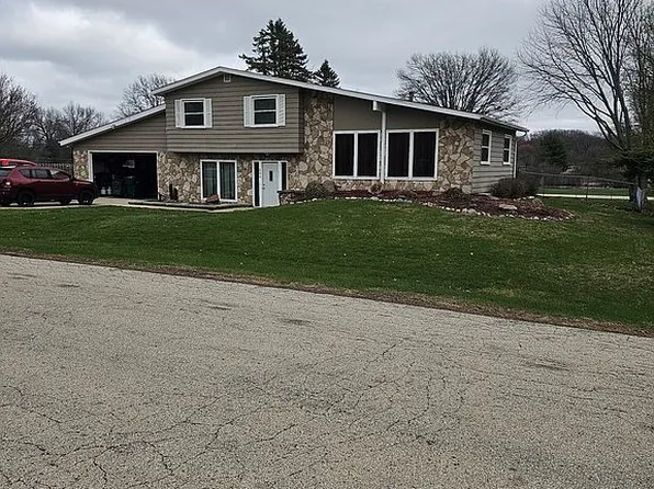 236 Donelda Ln, Rockford, IL 61102