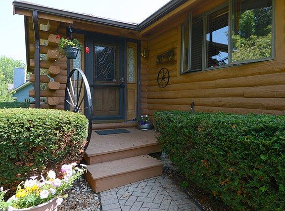 4th image of 1370 Holiday Dr