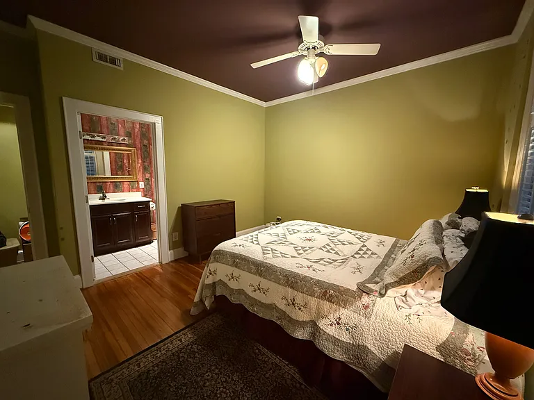 2501 Roswell Ave #102 — Photo 31