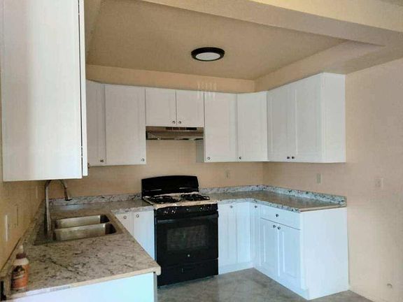 2nd image of 24819 Hemlock Ave APT B