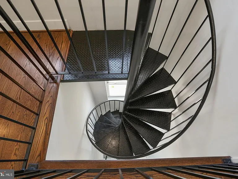 224 R St NE #2 — Photo 22