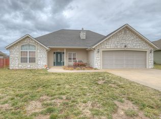 1121 S Rosedale Sq, Webb City, MO 64870