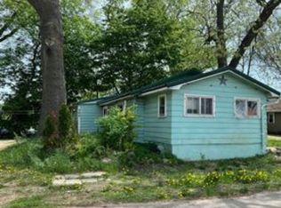 612 Harrison St, Harrison, MI 48625