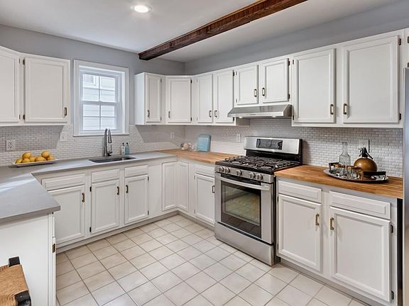 4th image of 6 Temple St #1
