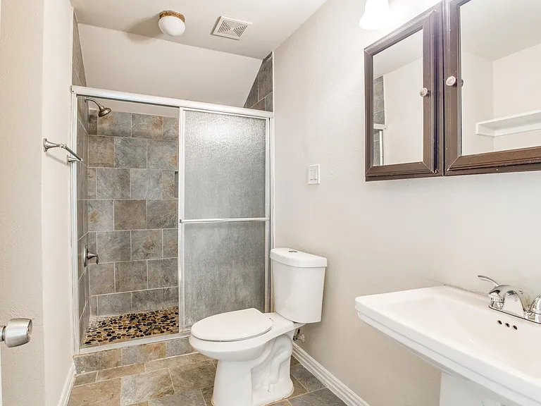616 Crystal Falls Dr — Photo 8