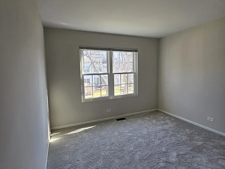 304 Hill St — Photo 17