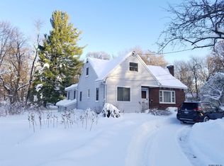 928 Balltown Rd, Niskayuna, NY 12309