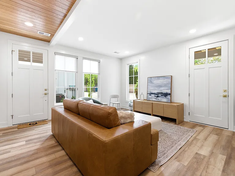 16009 Goodwin Ave #9 — Photo 8