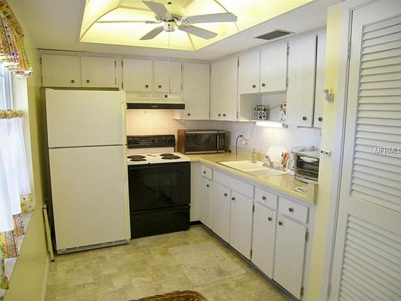 3rd image of 841 Patricia Ave APT 305