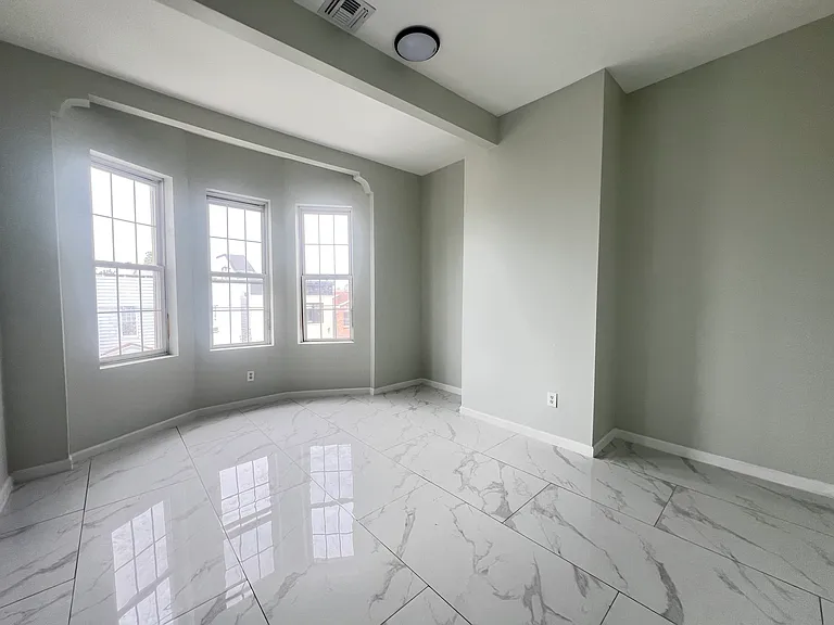 151 Congress St #2 — Photo 8