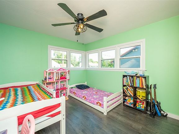 5th image of 1334 Carrie Ave