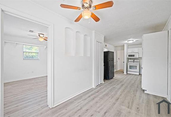 5th image of 10989 Parkwood
