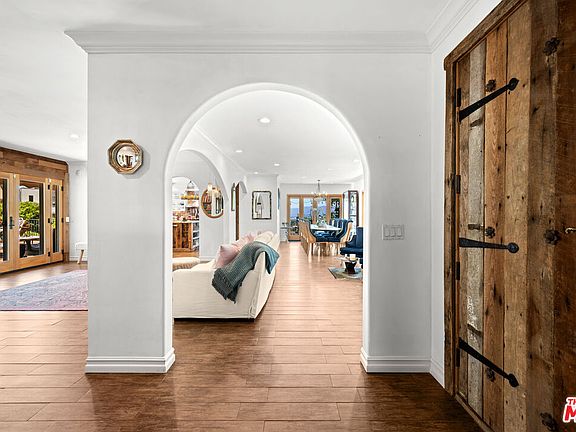 5th image of 16582 Calneva Dr