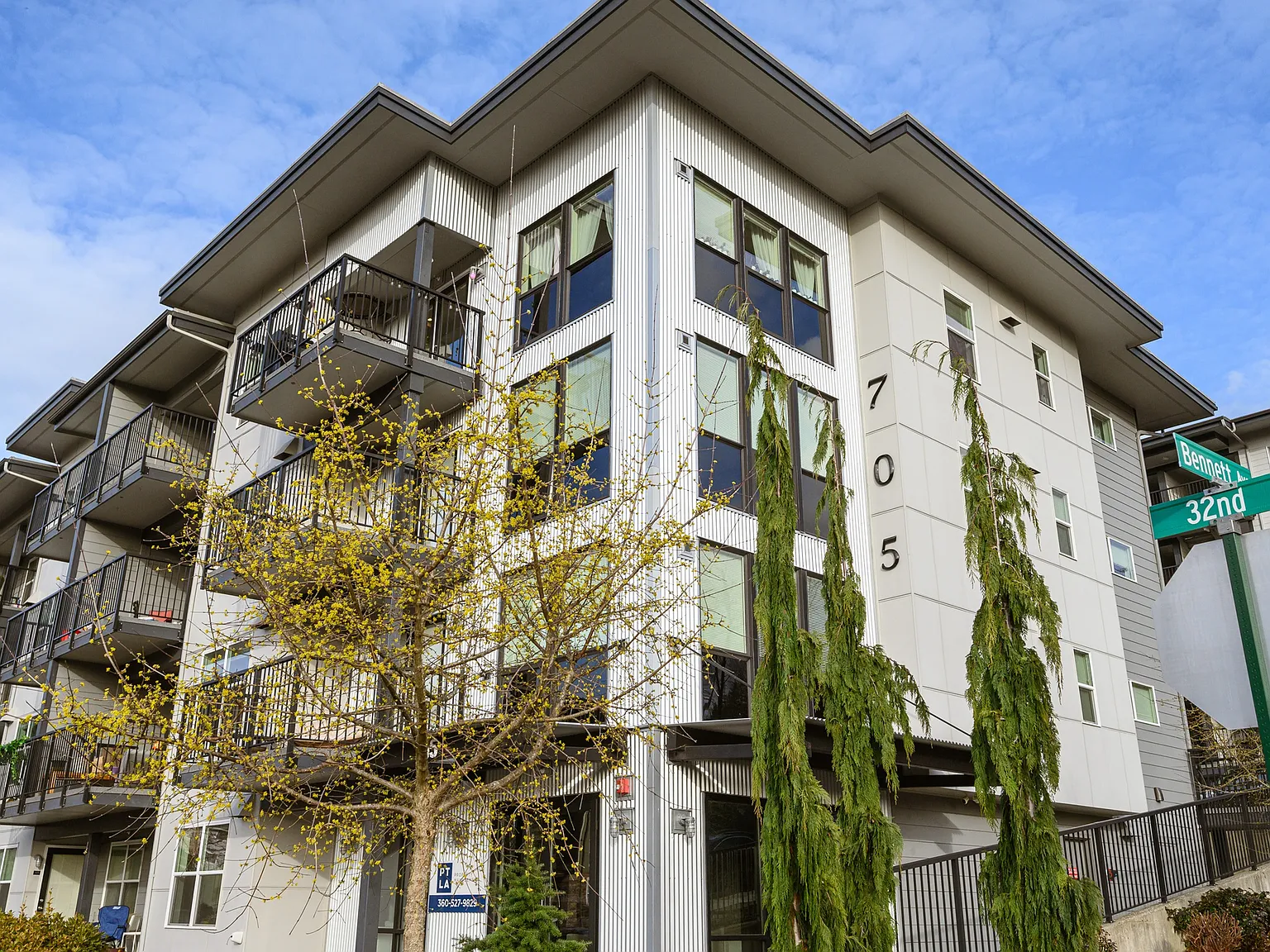 Harvard Suites — Photo 1