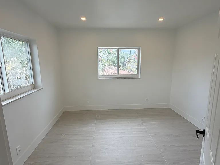 1301 NE 13th Ave #22 — Photo 4