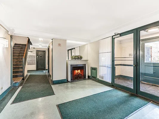 Rented by EZ Premier Realty | media 22